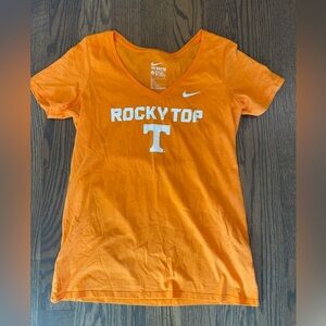 Women’s Nike Tennessee short sleeve shirt size L